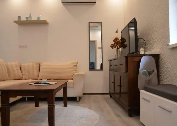 Apartment Petra's Quiet Island In The Heart Of The Budapest