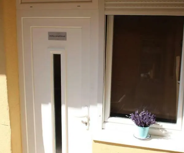 Apartment Petra's Quiet Island In The Heart Of The Budapest